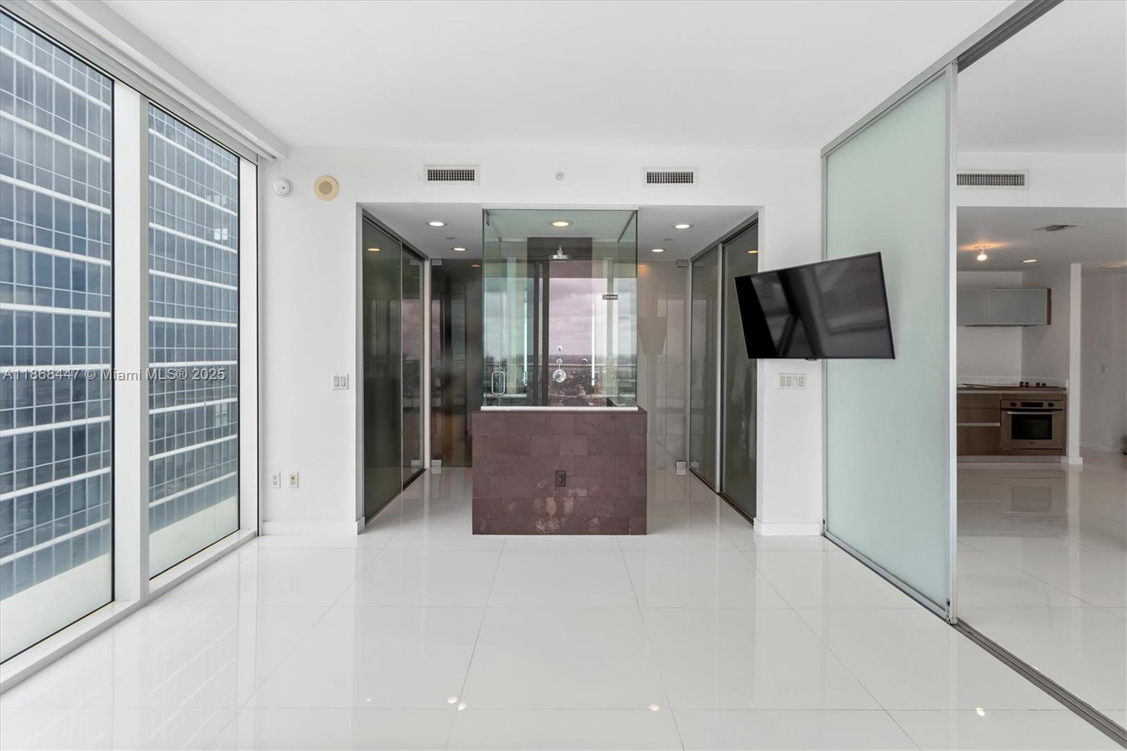 1040 Biscayne Blvd 3106 Property Photo 16