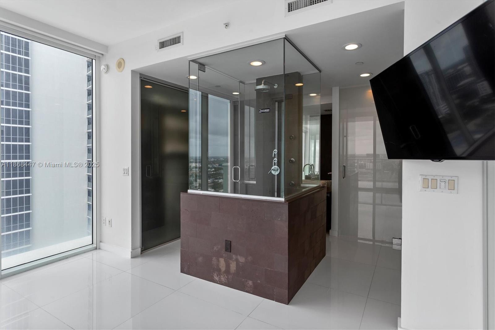 1040 Biscayne Blvd 3106 Property Photo 17
