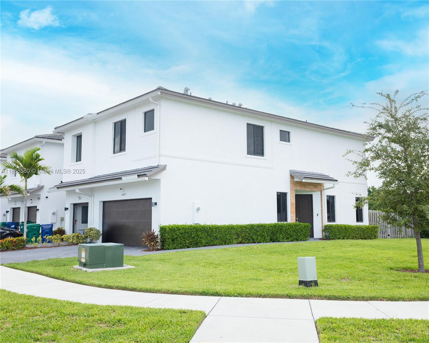 10807 Sw 232nd Ter Property Photo 1