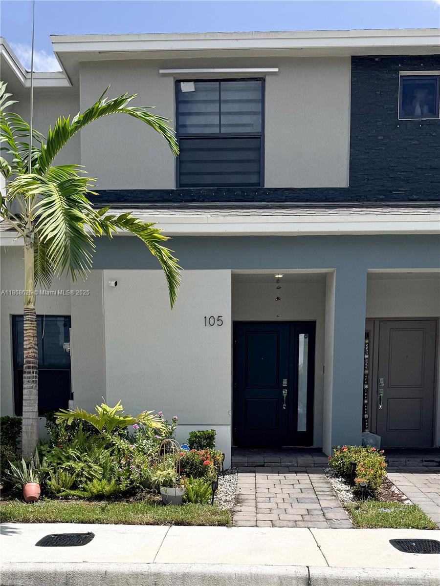 105 Ne 3rd Ct 105 Property Photo 1