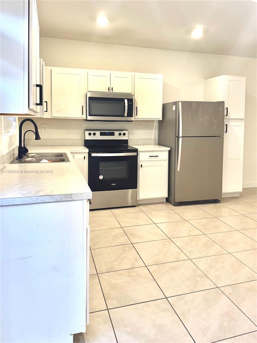 105 Ne 3rd Ct 105 Property Photo 6