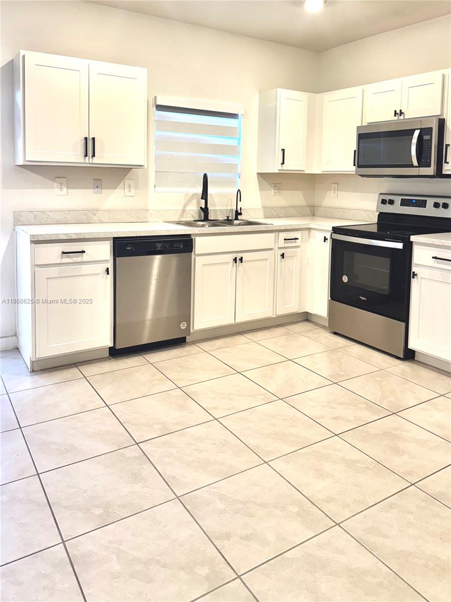 105 Ne 3rd Ct 105 Property Photo 7