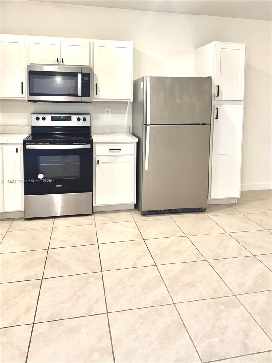 105 Ne 3rd Ct 105 Property Photo 8