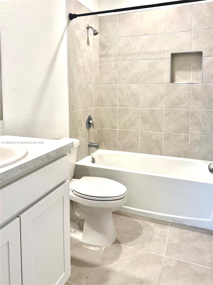 105 Ne 3rd Ct 105 Property Photo 17