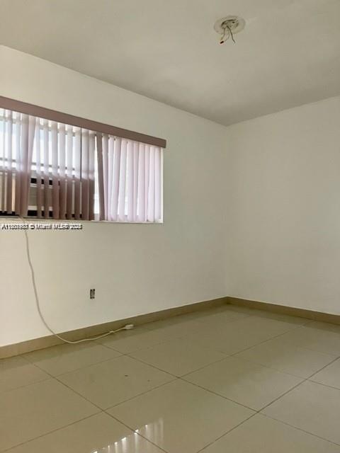 310 Sw 10th Ter Property Photo 6