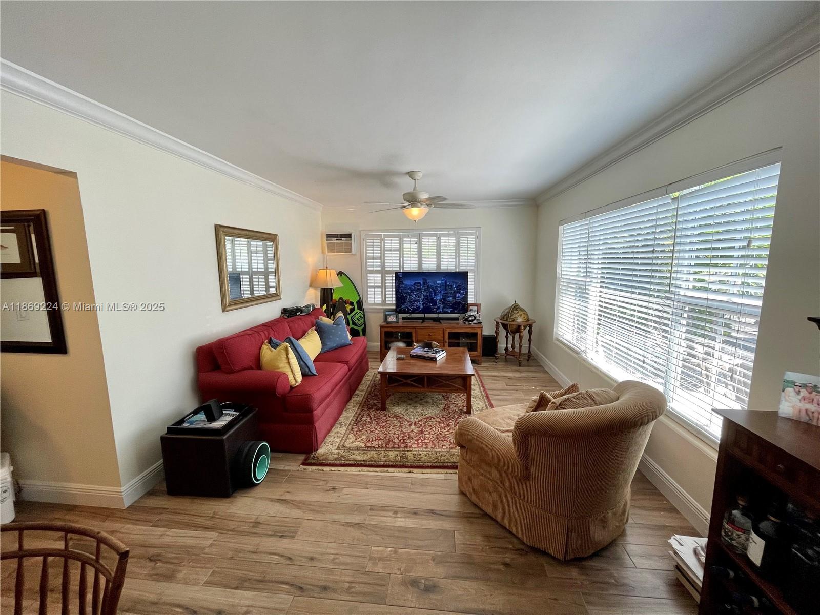 121 Linda Ln Property Photo 6