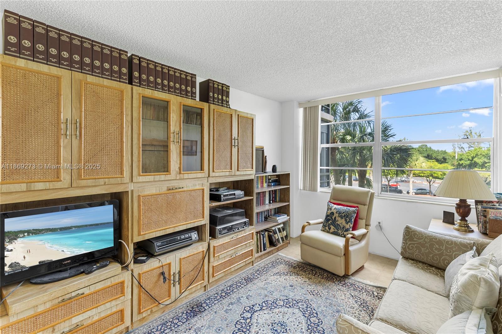 1000 Saint Charles Pl 319 Property Photo 17