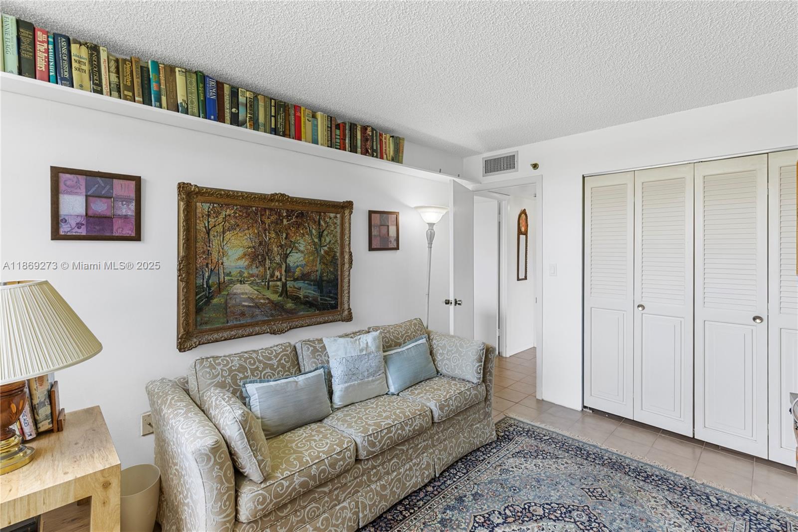 1000 Saint Charles Pl 319 Property Photo 18