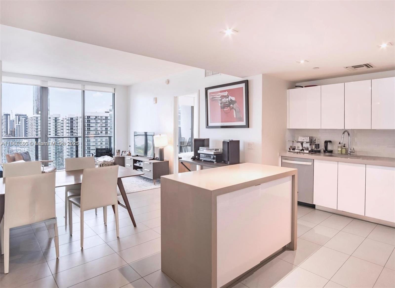 1600 NE 1st Ave 3008 Property Photo 1