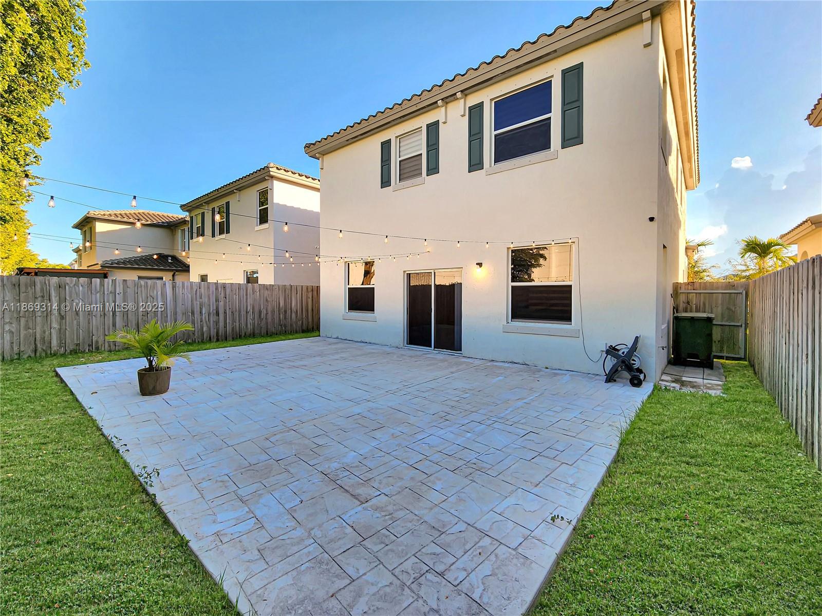 1401 Se 27th Ter Property Photo 2