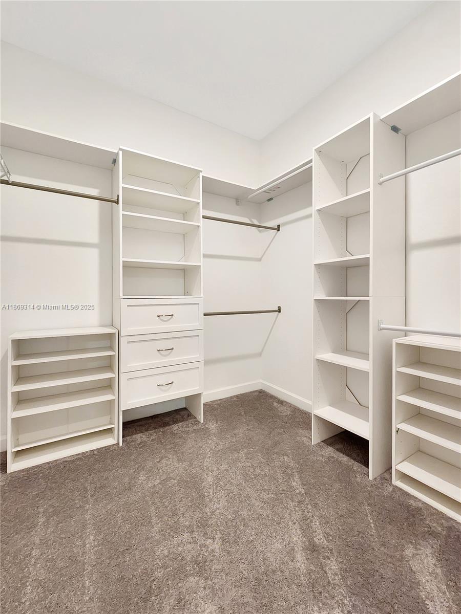 1401 Se 27th Ter Property Photo 9