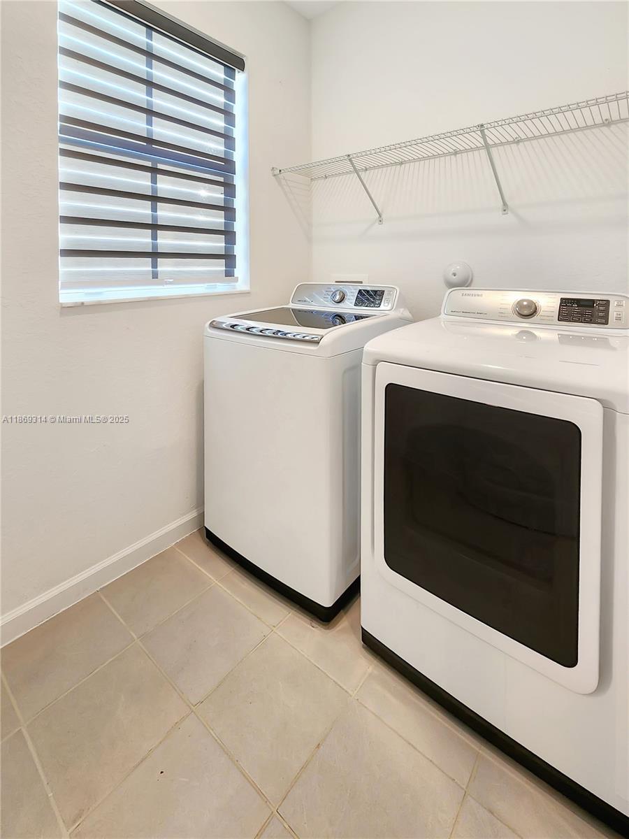 1401 Se 27th Ter Property Photo 10