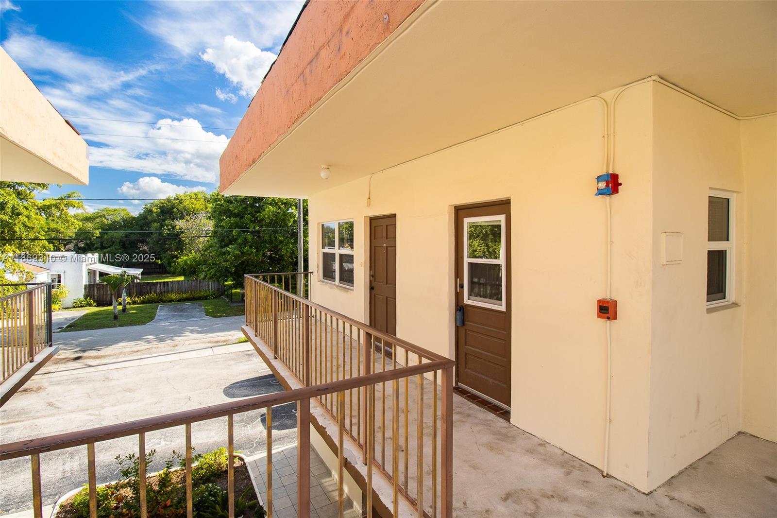 415 NE 2nd St 223 Property Photo 1