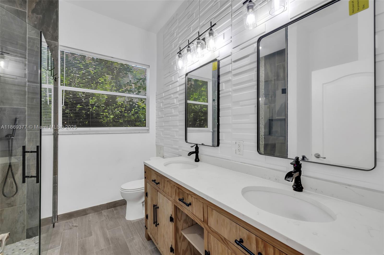 2014 Ne 4th Ct Property Photo 23