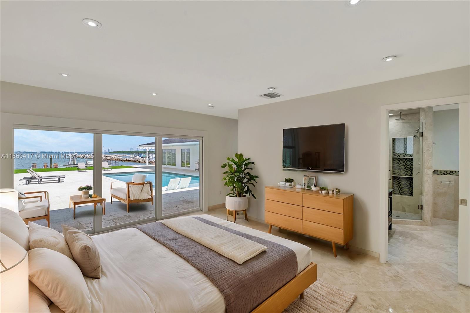 200 Harbor Dr Property Photo 19
