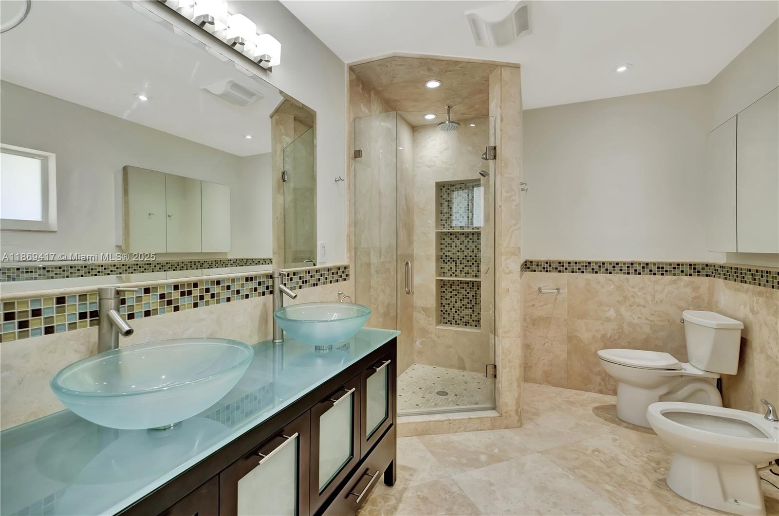 200 Harbor Dr Property Photo 21