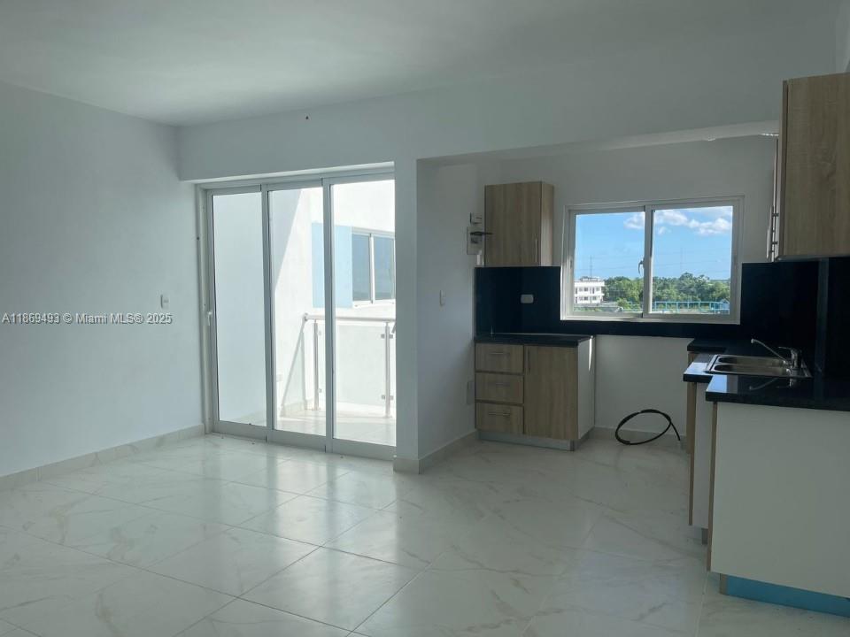 A11869493 Property Photo 1