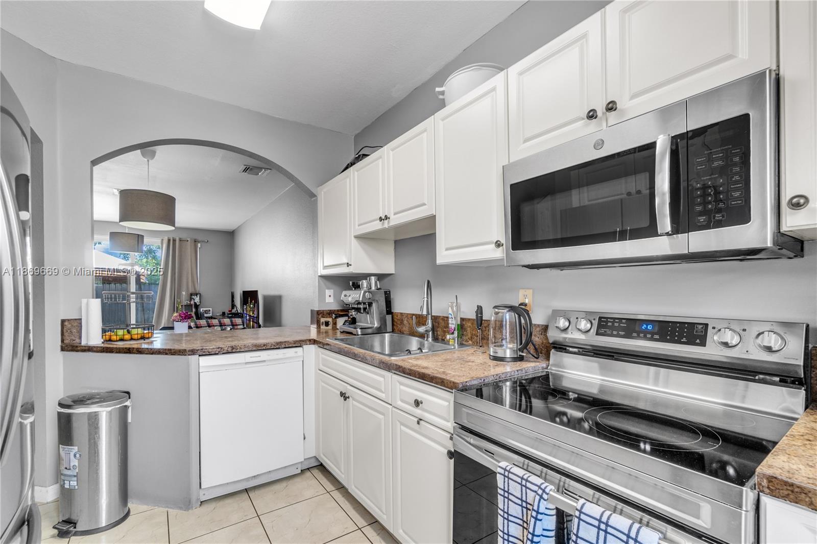 120 Se 6th Rd Property Photo 9