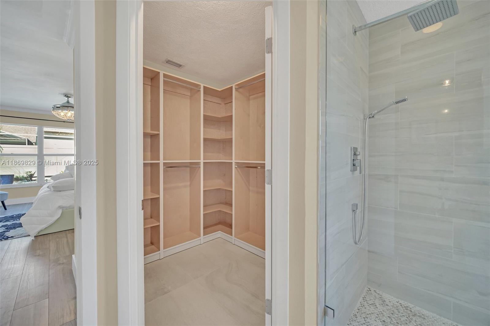 2915 Pembridge St Property Photo 25
