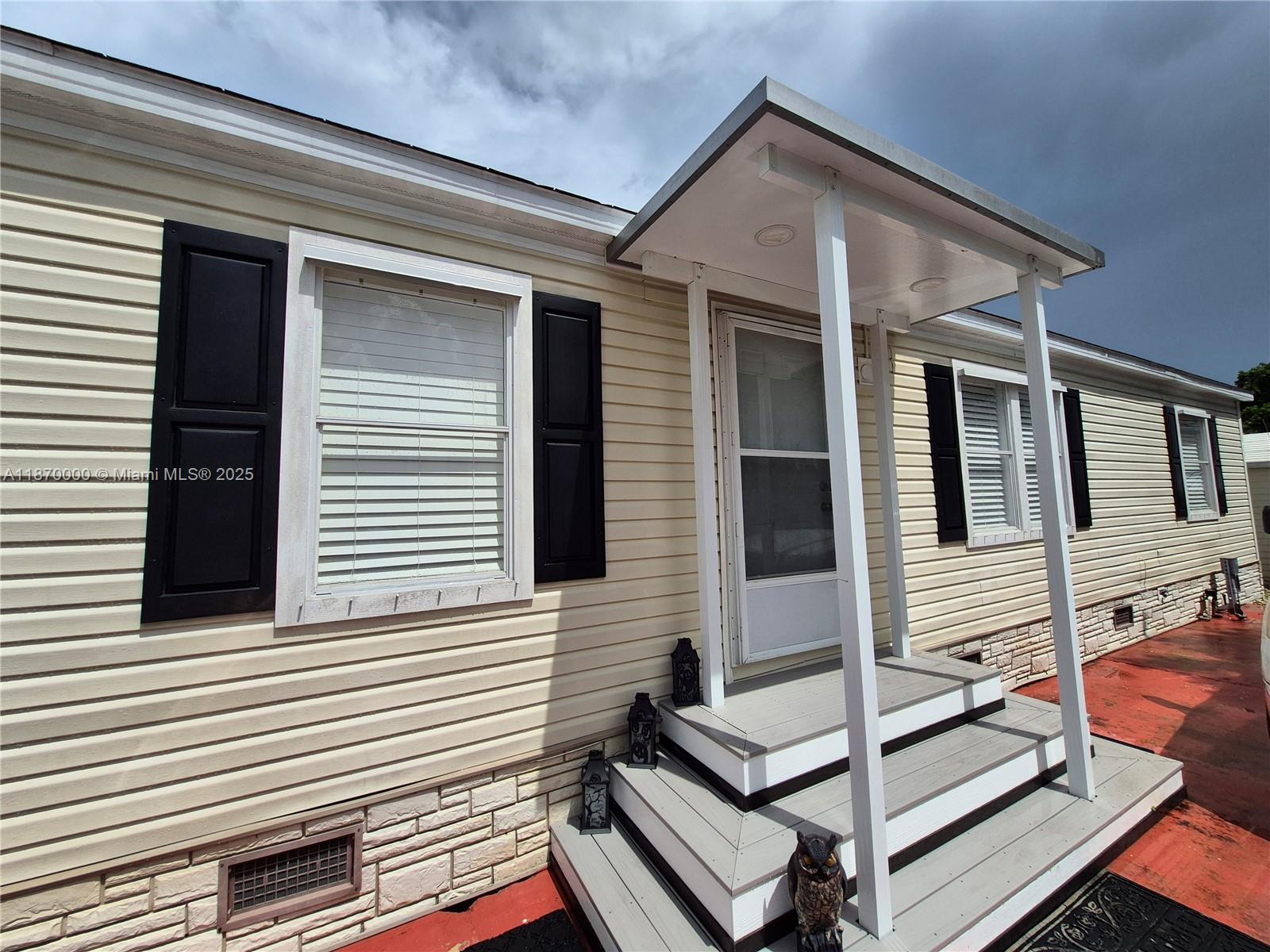 220 Ne 12th Ave Unit 157 Property Photo 1