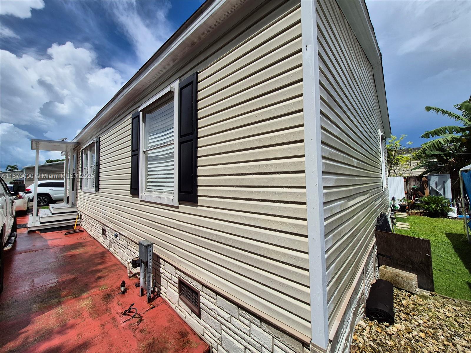 220 Ne 12th Ave Unit 157 Property Photo 4