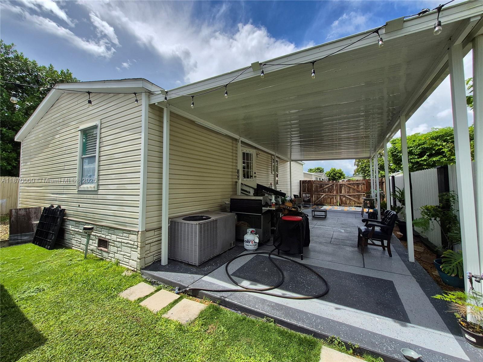 220 Ne 12th Ave Unit 157 Property Photo 33