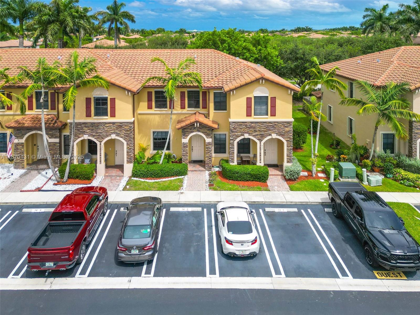 449 Se 32 Ter Property Photo 4