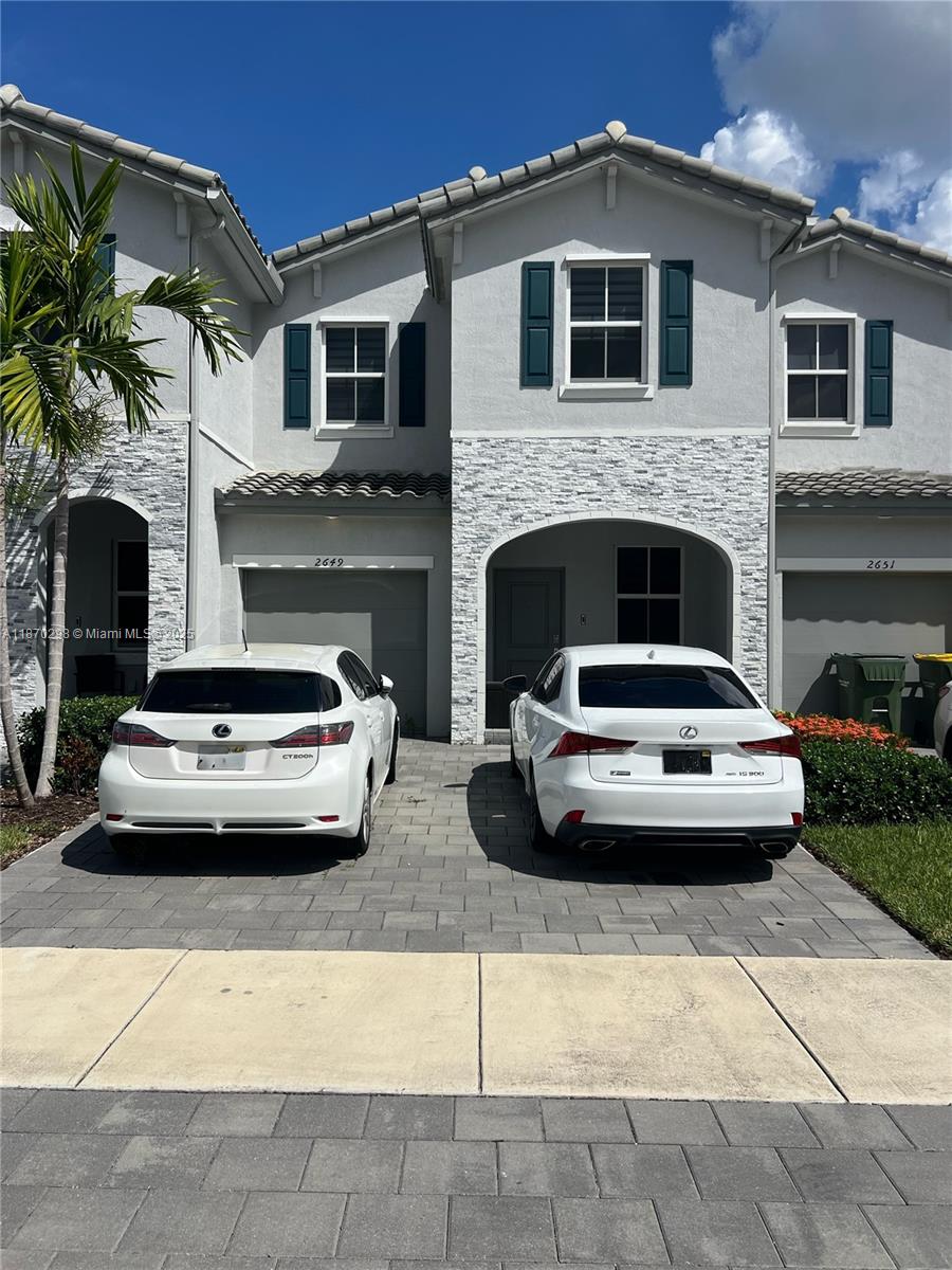 2649 SE 12th St Property Photo 1