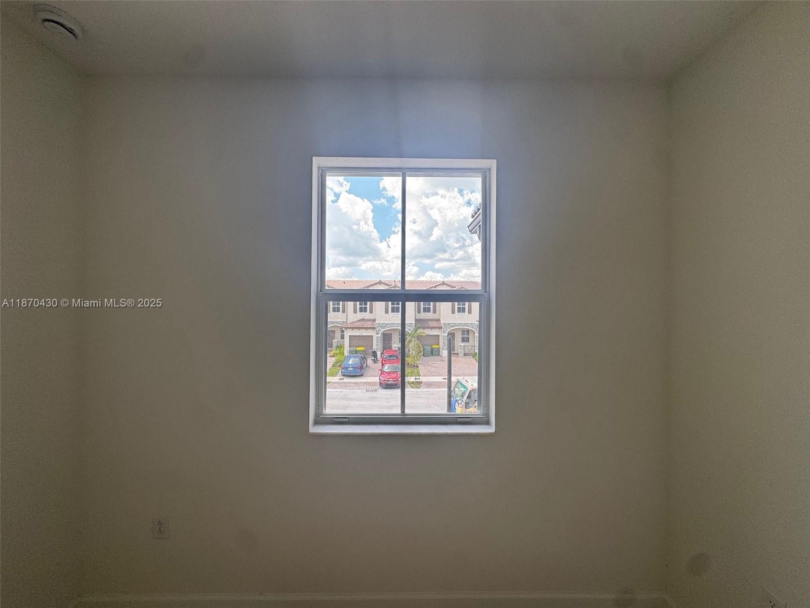 2439 Se 28th St 2439 Property Photo 7