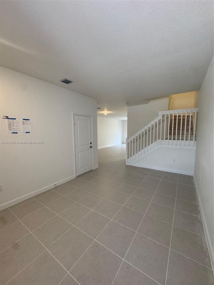 2439 Se 28th St 2439 Property Photo 10