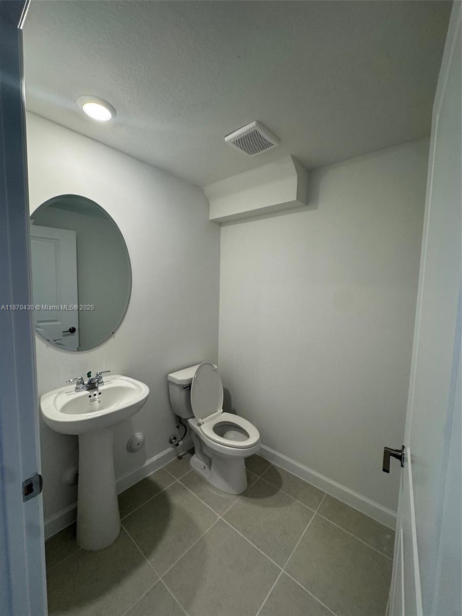 2439 Se 28th St 2439 Property Photo 11