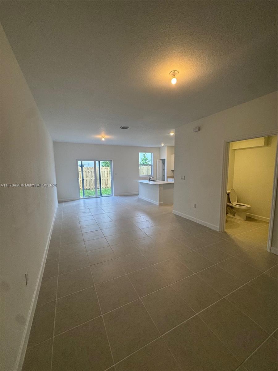 2439 Se 28th St 2439 Property Photo 12