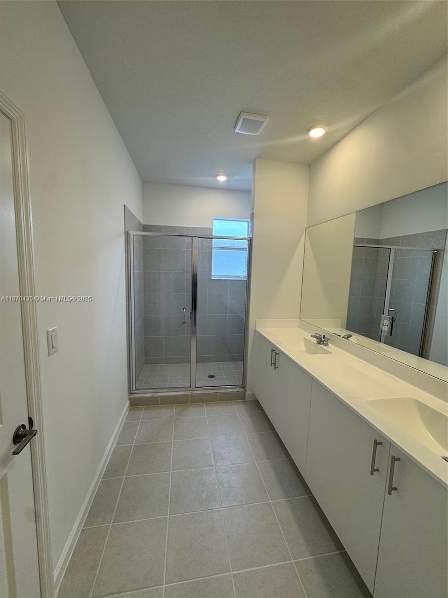 2439 Se 28th St 2439 Property Photo 16