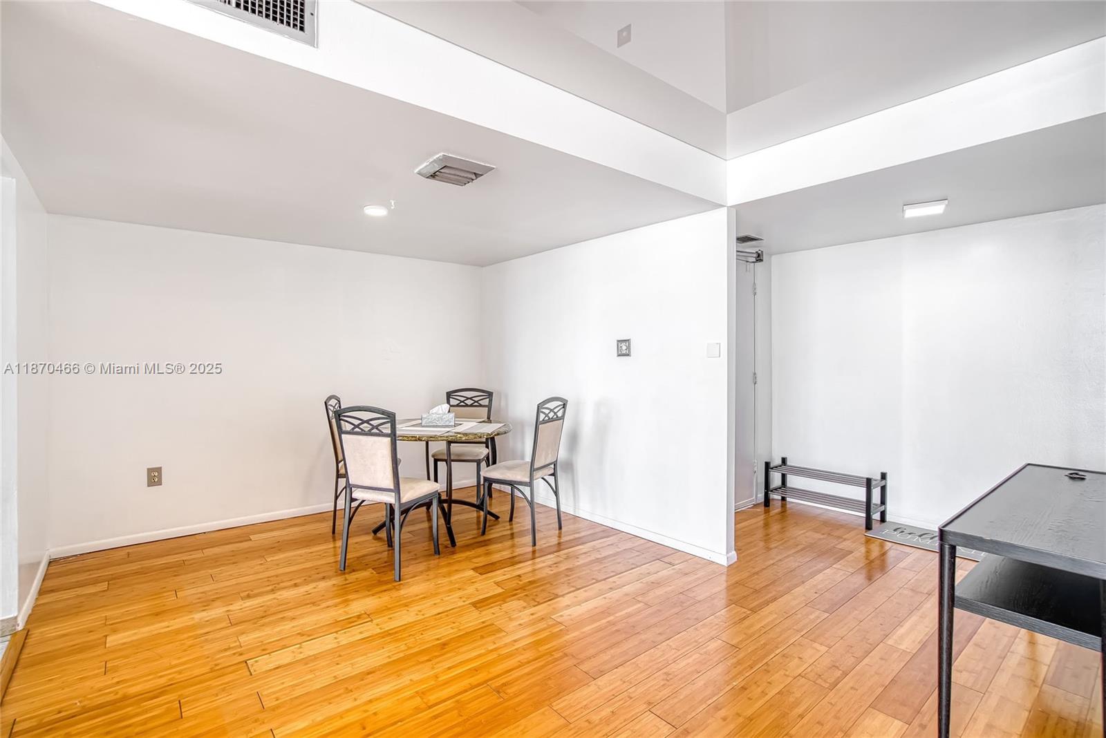 18021 Biscayne Blvd 1604 Property Photo 7