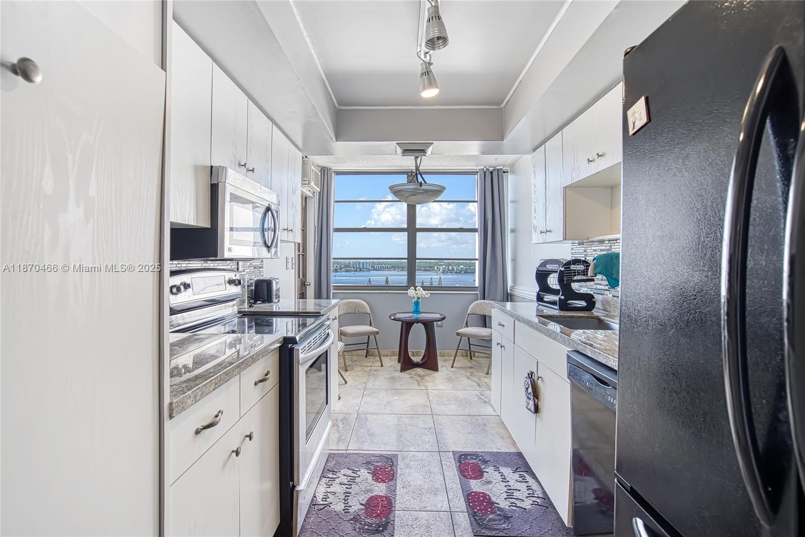 18021 Biscayne Blvd 1604 Property Photo 9