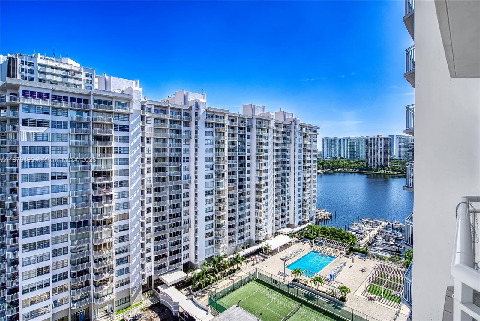 18021 Biscayne Blvd 1604 Property Photo 37