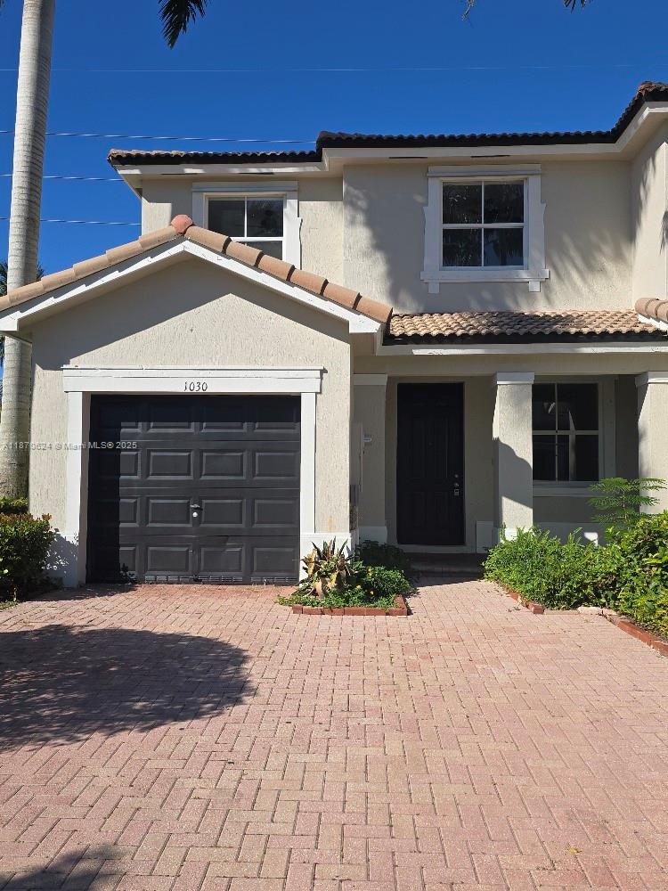 1030 Ne 41st Pl 1030 Property Photo 3