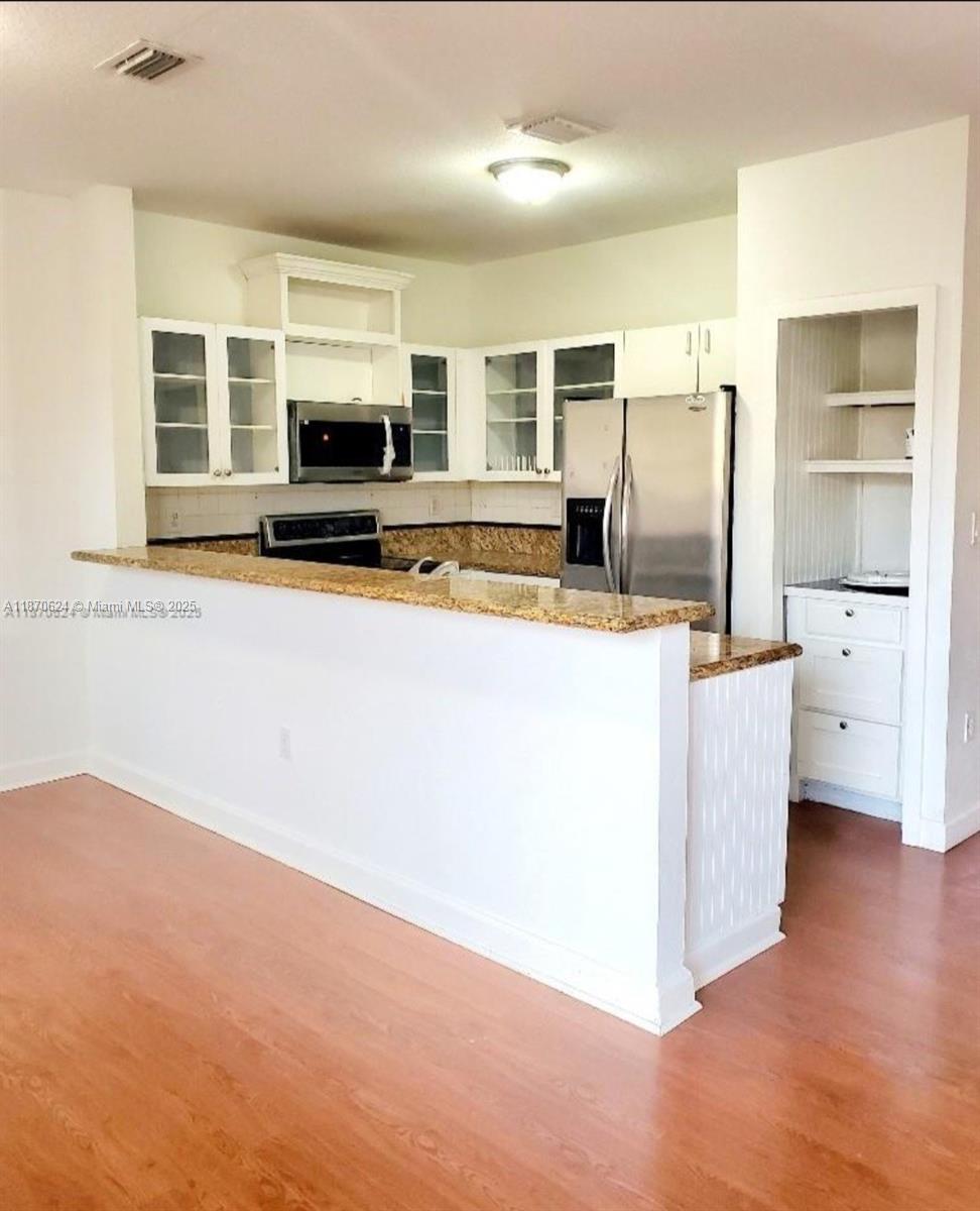 1030 Ne 41st Pl 1030 Property Photo 7