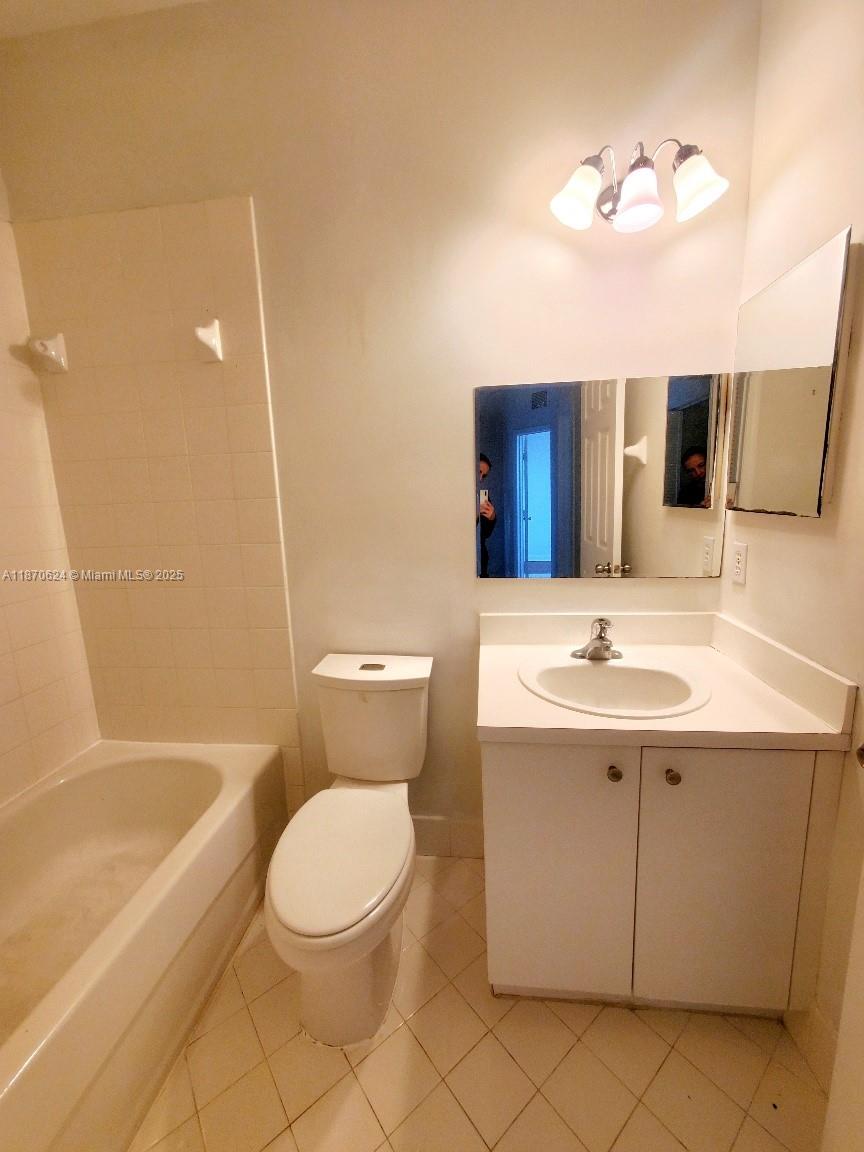 1030 Ne 41st Pl 1030 Property Photo 11