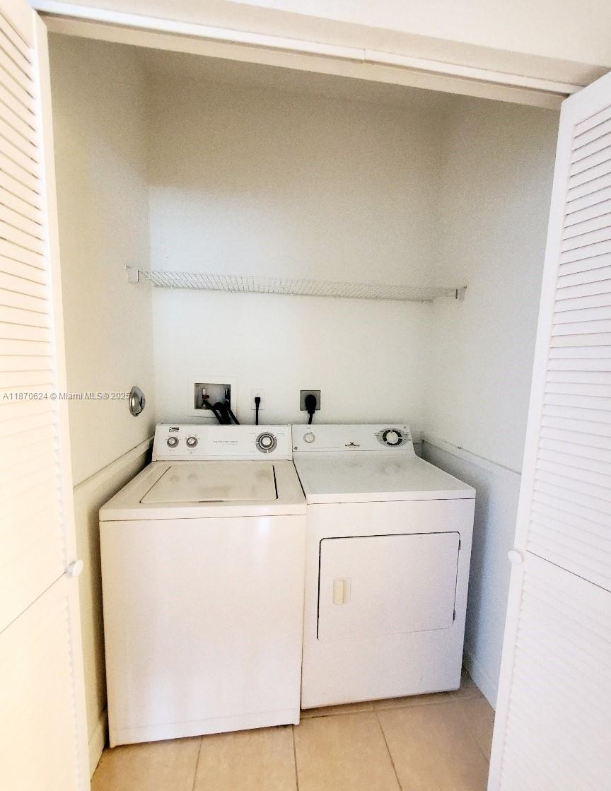 1030 Ne 41st Pl 1030 Property Photo 16