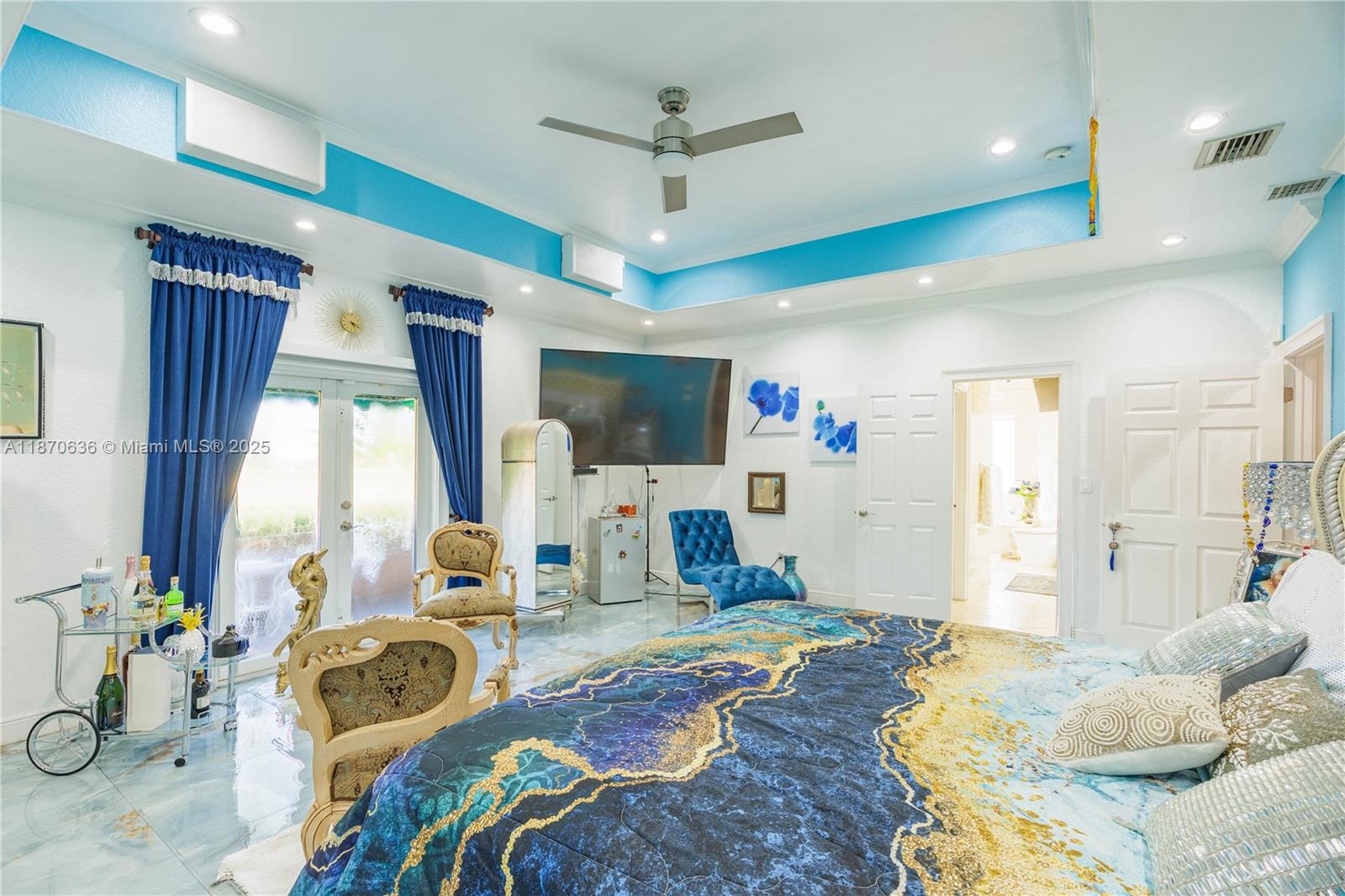 A11870636 Property Photo 25