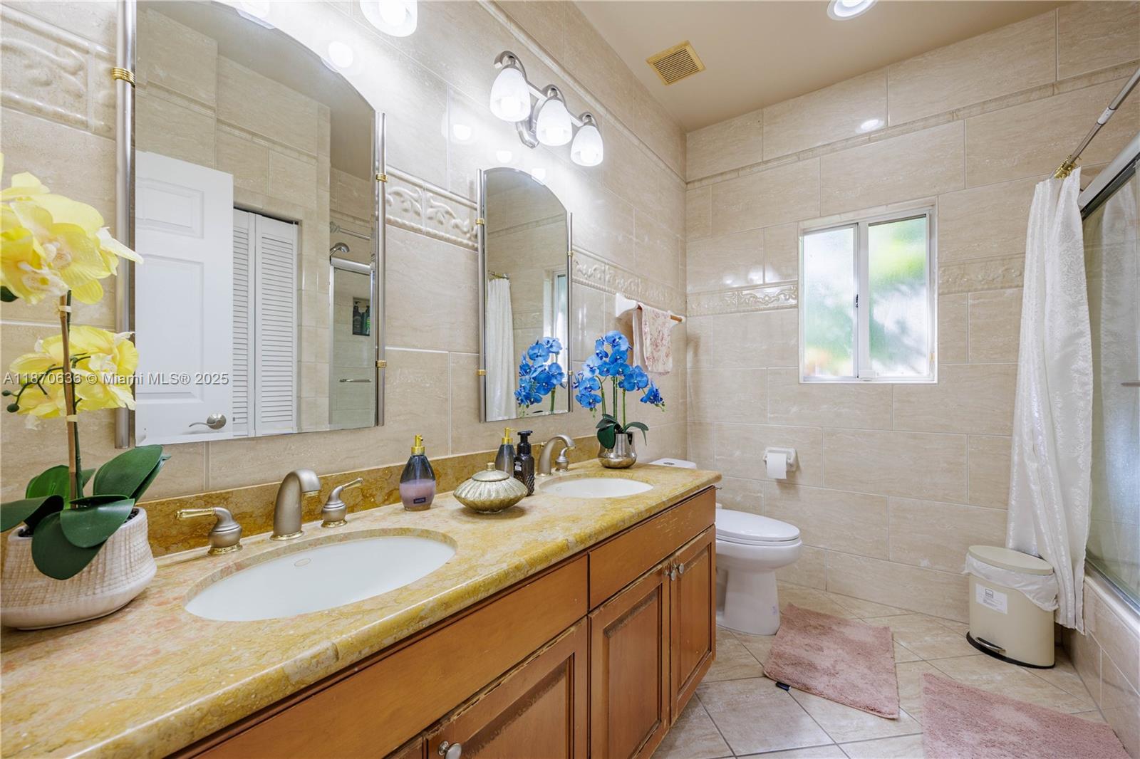 A11870636 Property Photo 43