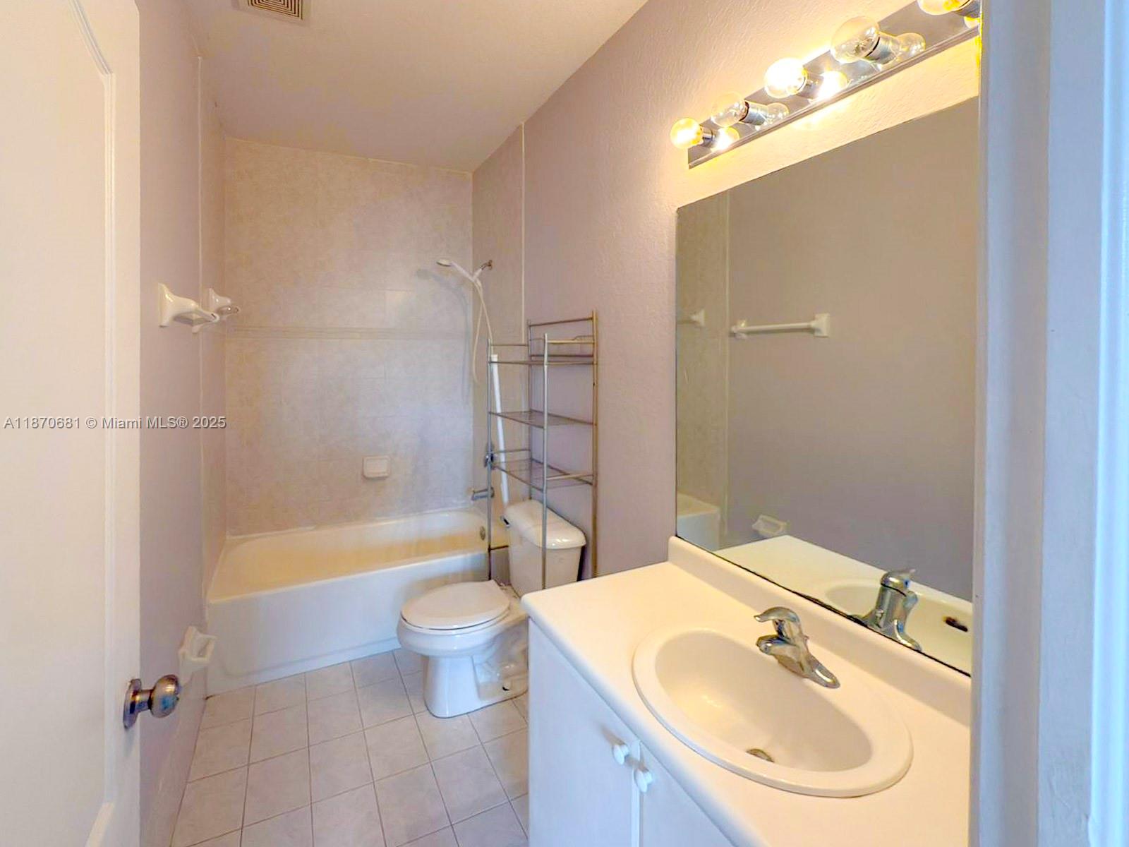 1543 Se 25th St 204 Property Photo 16