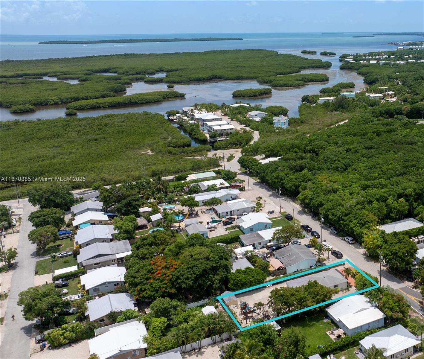 125 Harbor Dr Property Photo 3