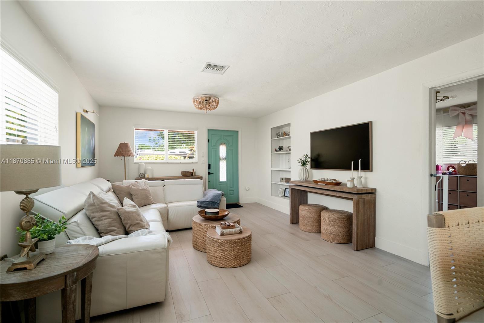 125 Harbor Dr Property Photo 9