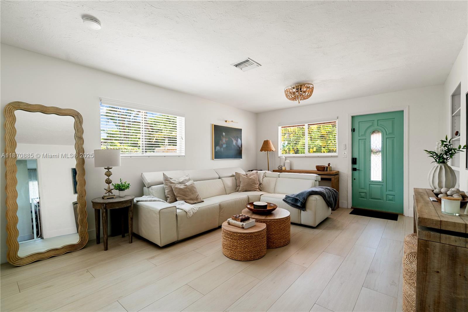 125 Harbor Dr Property Photo 10