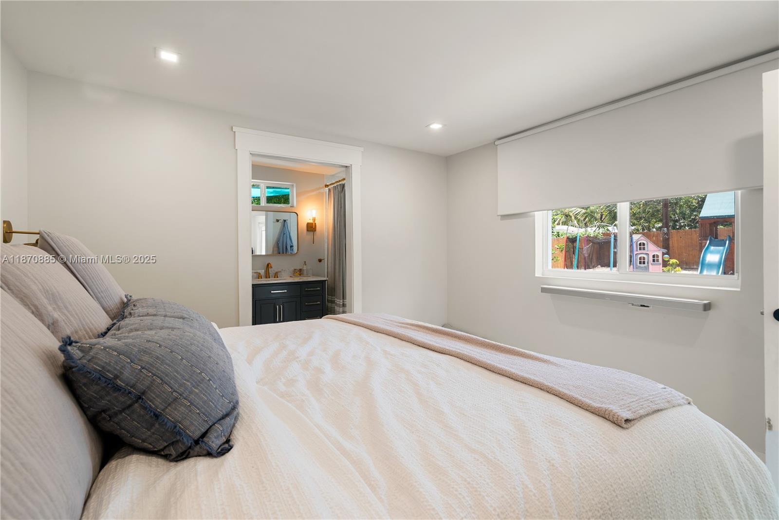 125 Harbor Dr Property Photo 24