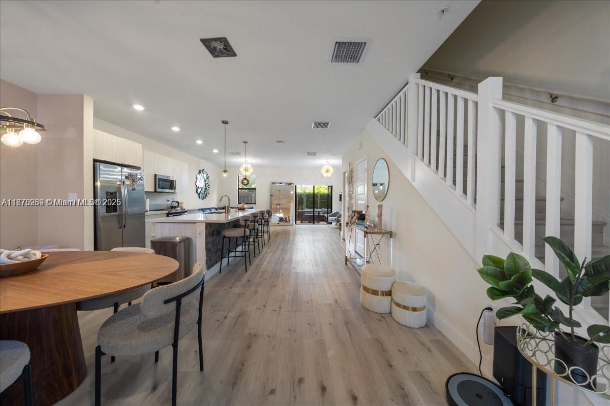 10413 NW 82nd St 9 Property Photo 1