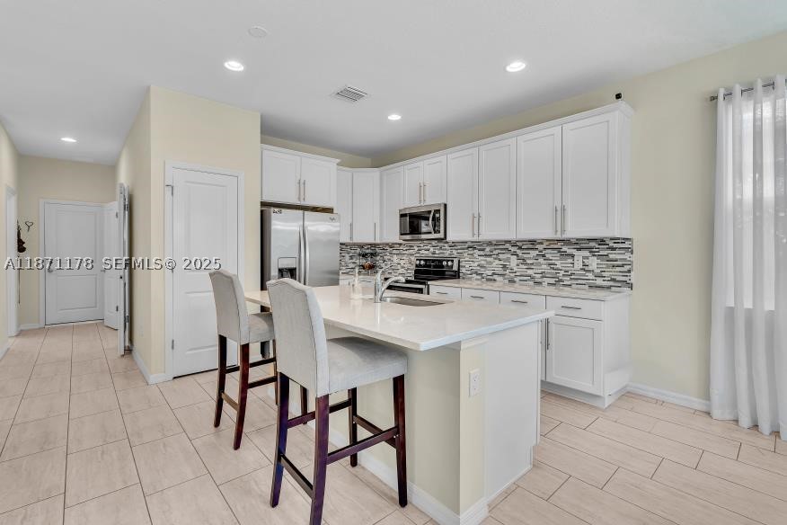 4353 Large Leaf Ln Property Photo 6