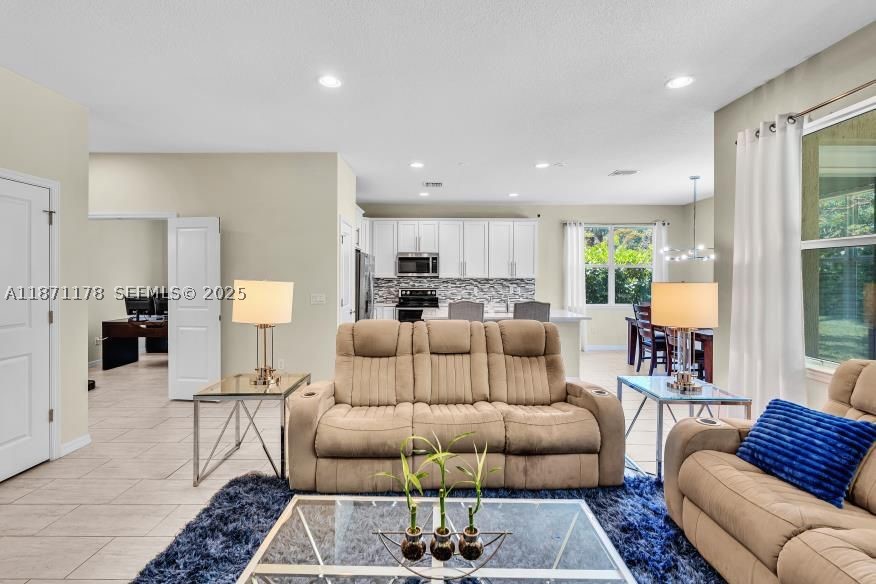 4353 Large Leaf Ln Property Photo 14